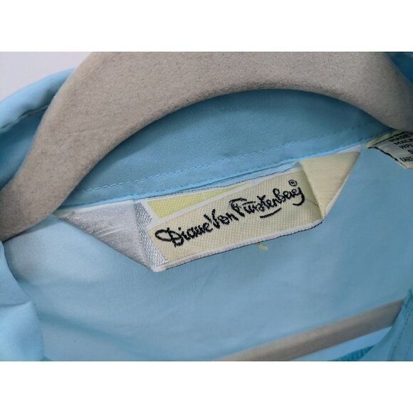 Diane Von Furstenberg Button Shirt Womens 12 Lightweight Poly Blue Shoulder Pads - Picture 3 of 10